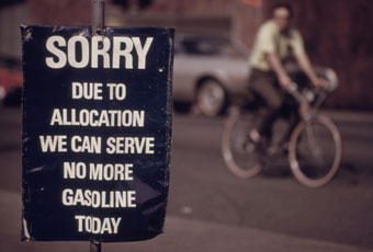 Sign from the 70s: no gas available