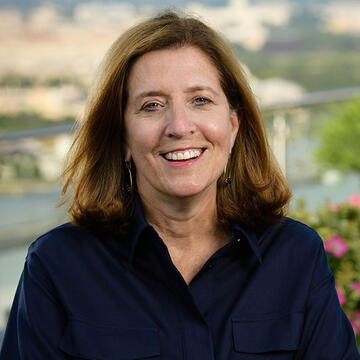 Vivian Riefberg headshot